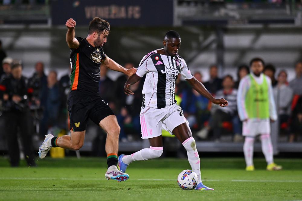 英超第10轮比赛，桑德兰主场1-1战平埃弗顿。