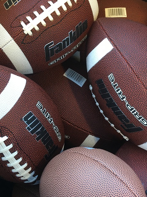 里夫斯成湖人队史第七位单场至少40+10助的球员