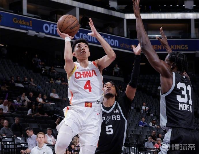 康宁汉姆在活塞12连胜期间，场均贡献30+10+5